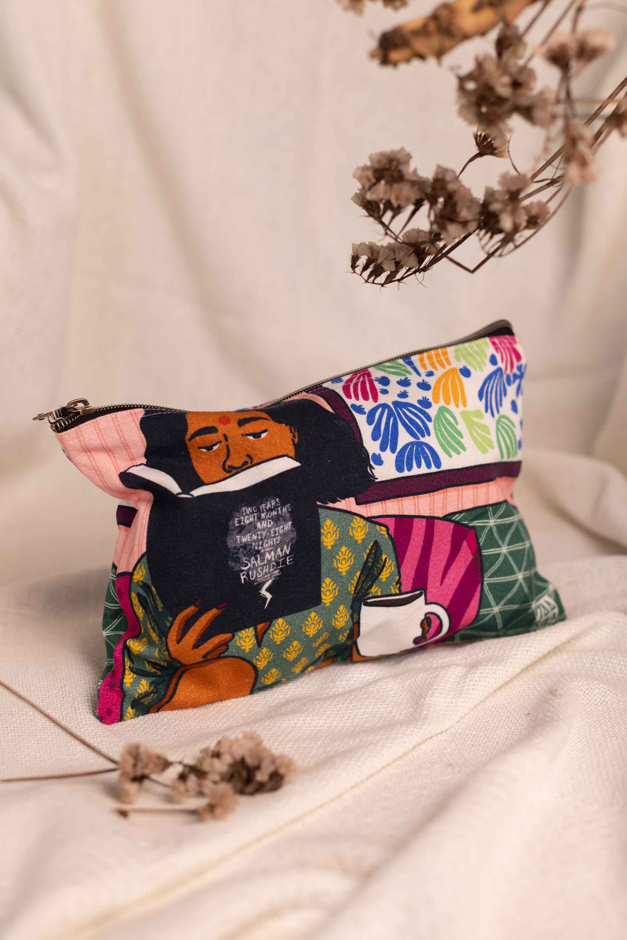 The Reader Pouch