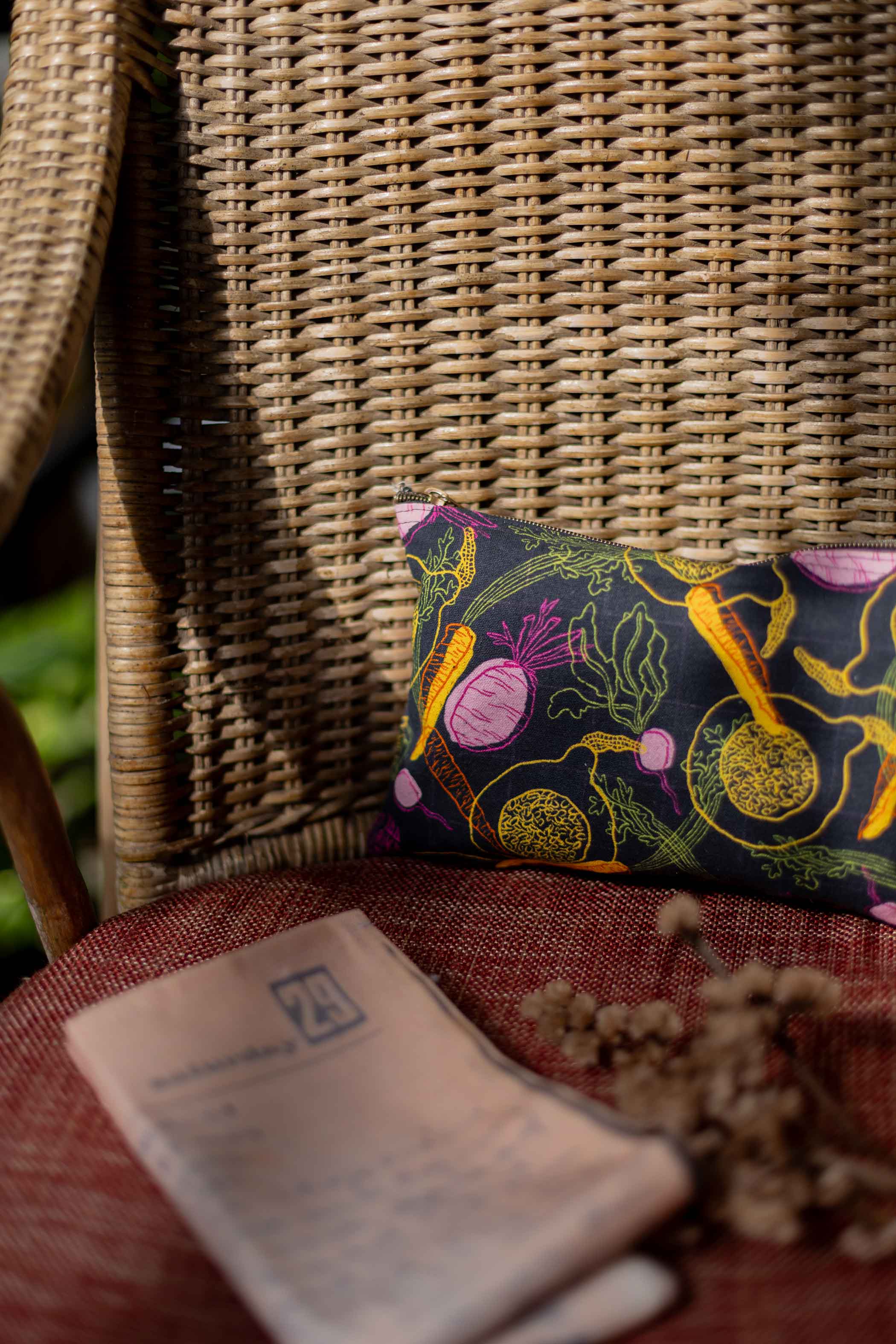 The Fall Vegetables Pouch